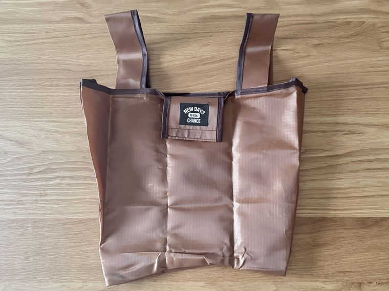 セリアコンビニエコバッグを広げた様子