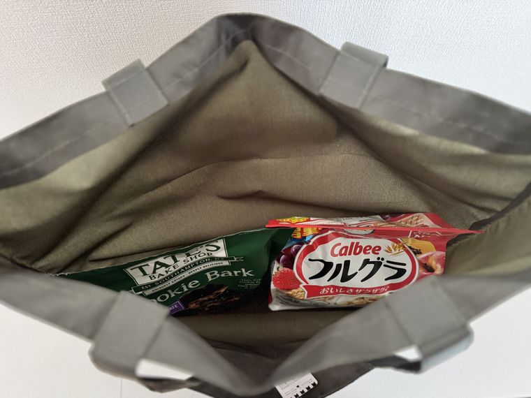 中身を入れたセリアSJ トート LL