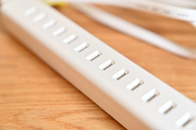 ダイソーにあるフリータイプの電源タップ