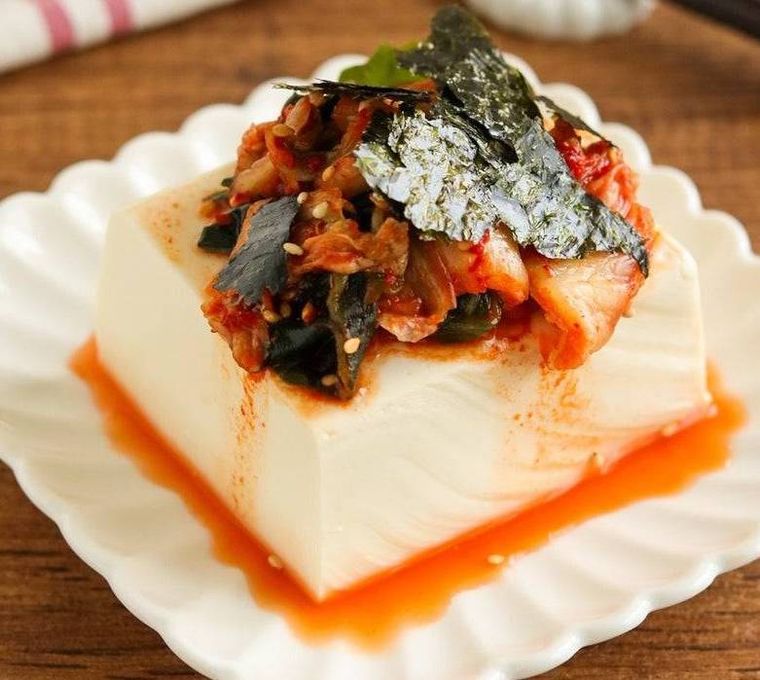 キムチとわかめのやみつき冷奴