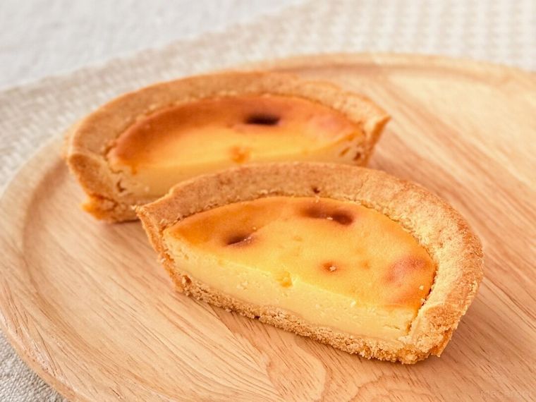 ベイクドチーズタルトの断面