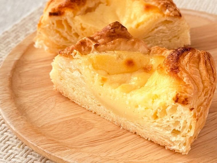 「チーズケーキタルトデニッシュ」の断面