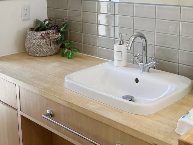 スタイリッシュな洗面所