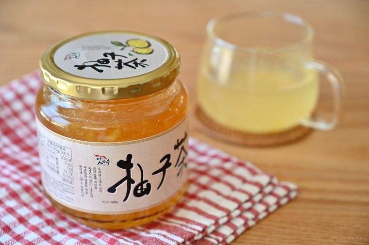 カルディにあるゆず茶とグラスに入ったホットゆずドリンク