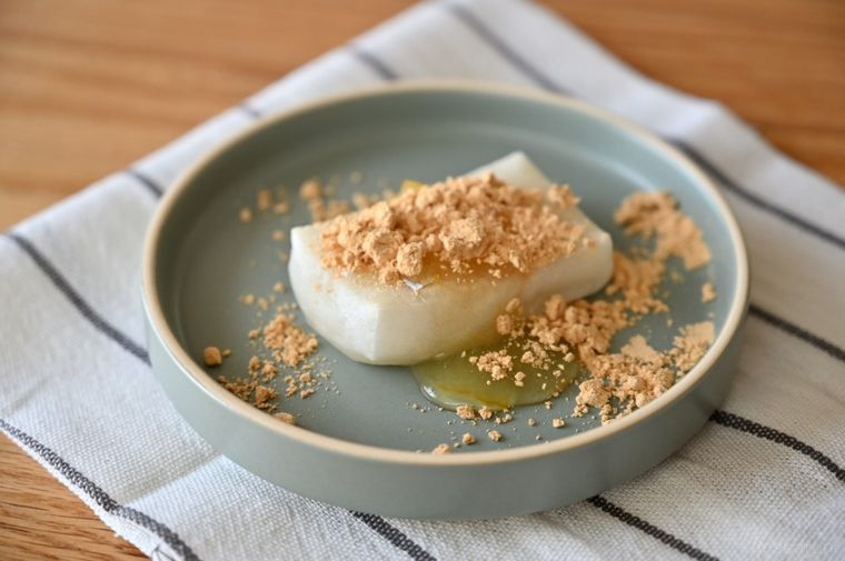 ゆず茶ときなこをトッピングした焼き餅