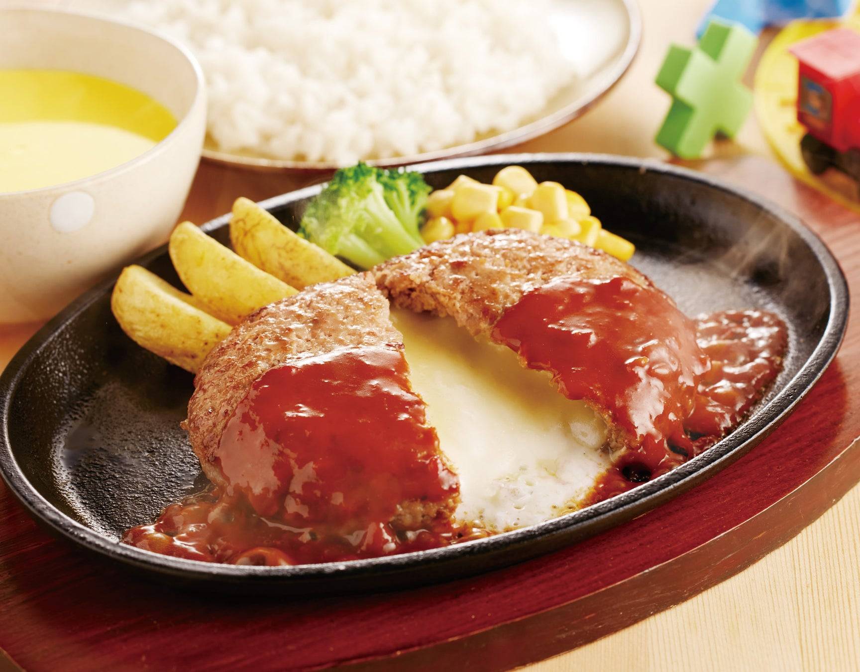 ファミレス「ジョイフル」に2025年の春夏新メニューが登場！注目の商品