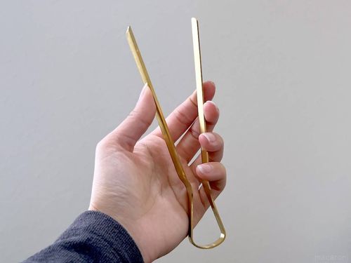 スリコで見つけたトングが有能！使い方に「コスパ抜群」「これはいいね」