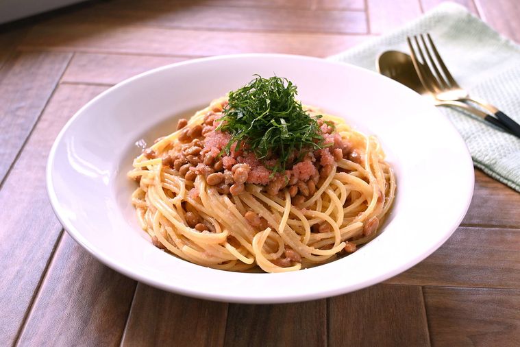 香りと旨味がたまらない！納豆たらこパスタ