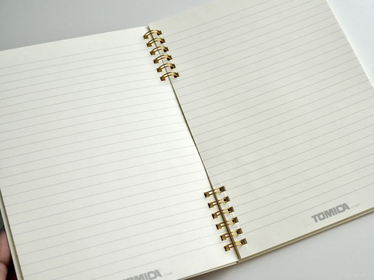 セリアのトミカノート