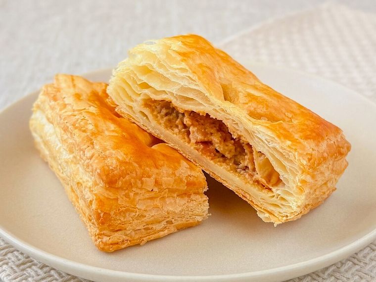 「てりやきチキンパイの断面
