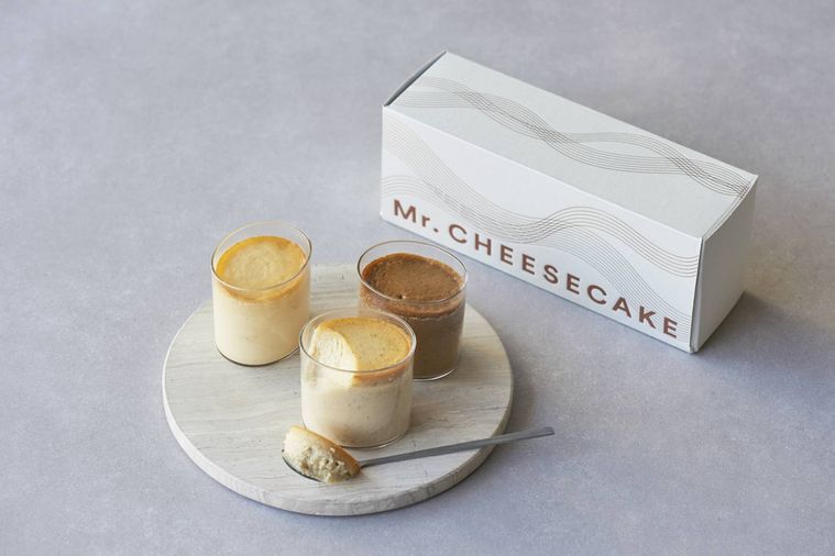 Mr. CHEESECAKE Petit  Sアソートメントがお皿の上に並んでいる
