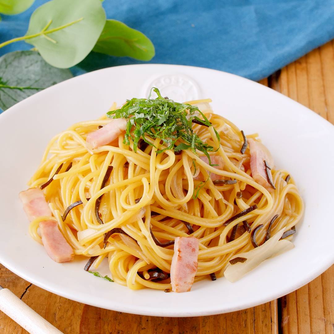 ベーコンと玉ねぎの和風パスタ - macaroni