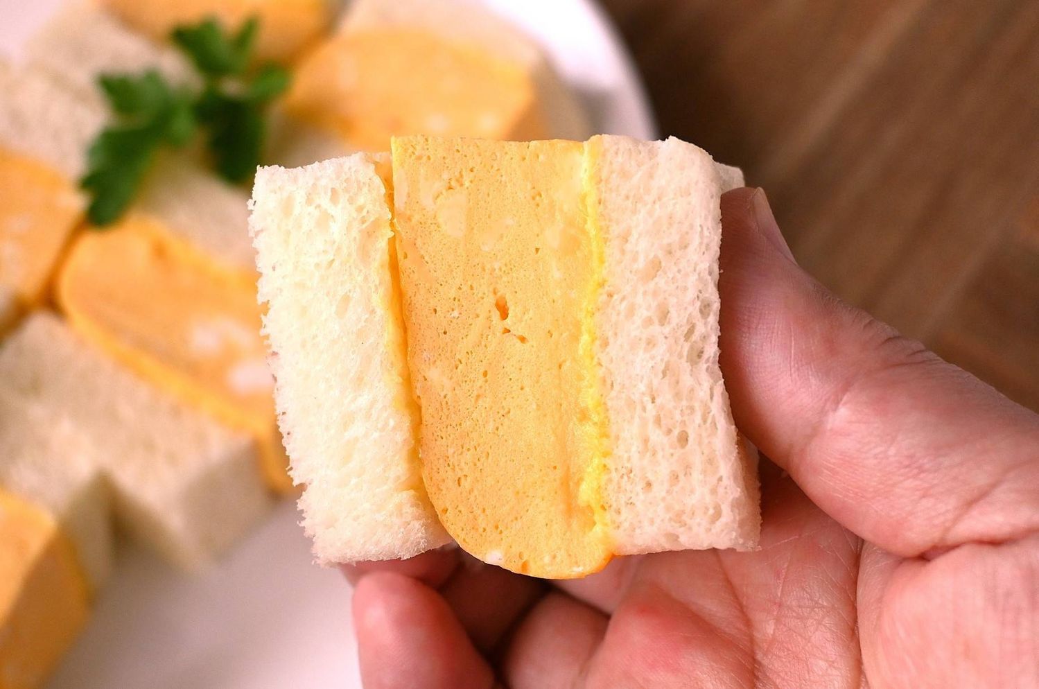レンジでふわふわだし巻きサンドレシピ。火もフライパンも使わない