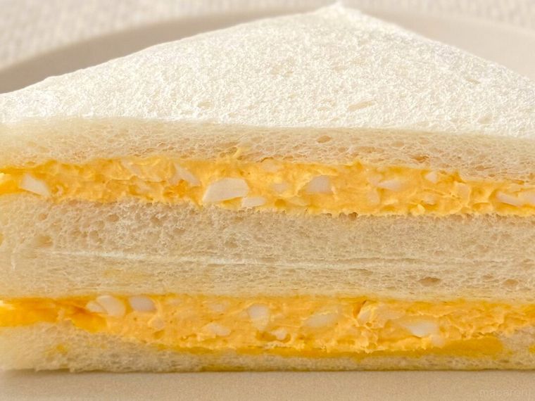 ローソン「たまごサンド」のたまごフィリングのアップ