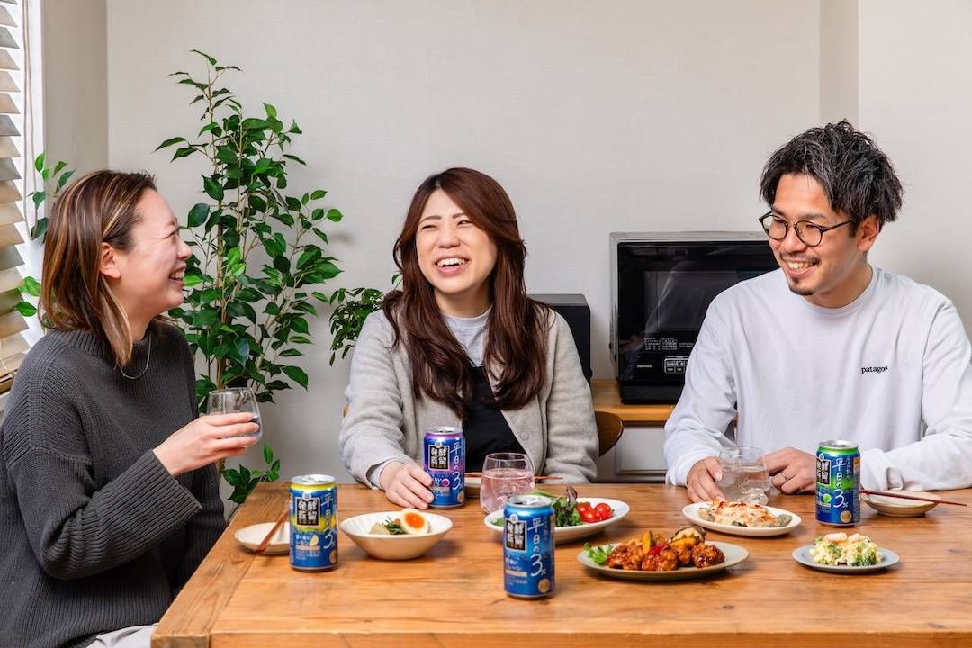 編集部員が話している様子