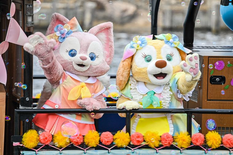 船にのっているリーナベルとクッキーアン