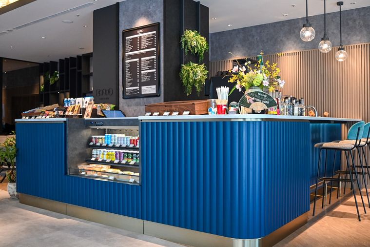 ホテル内のカフェの外観