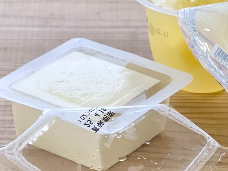 豆腐パックとゼリーを開けた様子