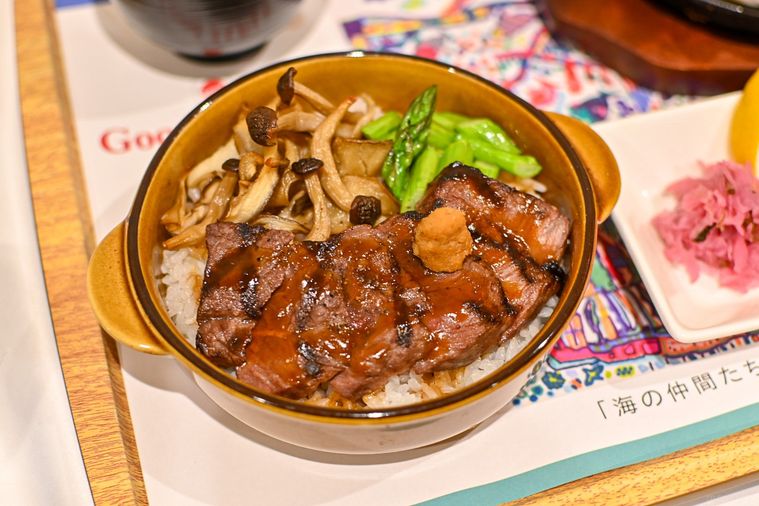 ステーキご飯のアップ