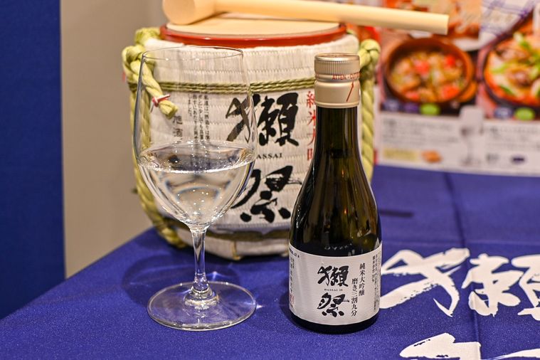 ロイヤルホストで獺祭ペアリング。瀬戸内・四国の食材を使った限定メニューを食べ比べの画像