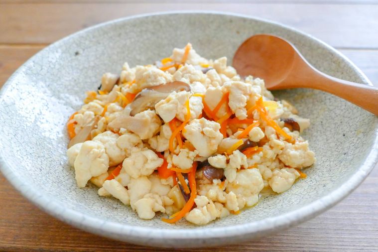 肉なし炒り豆腐のレシピ。物足りないを解消して主役級のおかず