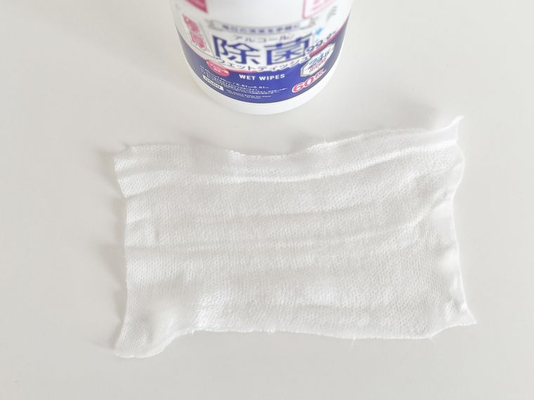 アルコール20除菌ボトルウェットティッシュ極厚、60枚、24h抗菌の中身