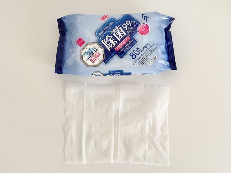 ダイソー除菌ファミリーウェットアルコール、80枚、抗菌のパッケージと中身