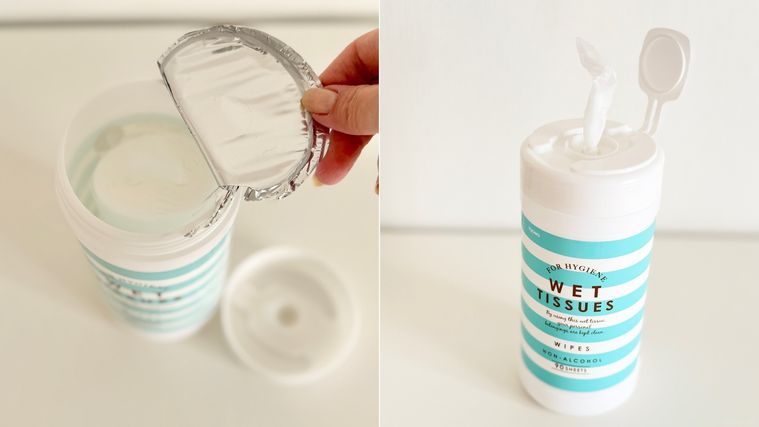 セリアウェットティッシュボトルをセットする様子