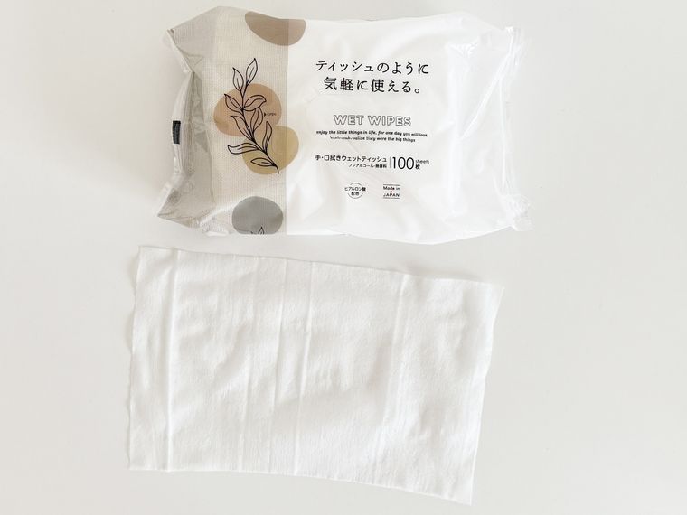 キャンドゥ手・口拭きウェットティッシュのパッケージと中身