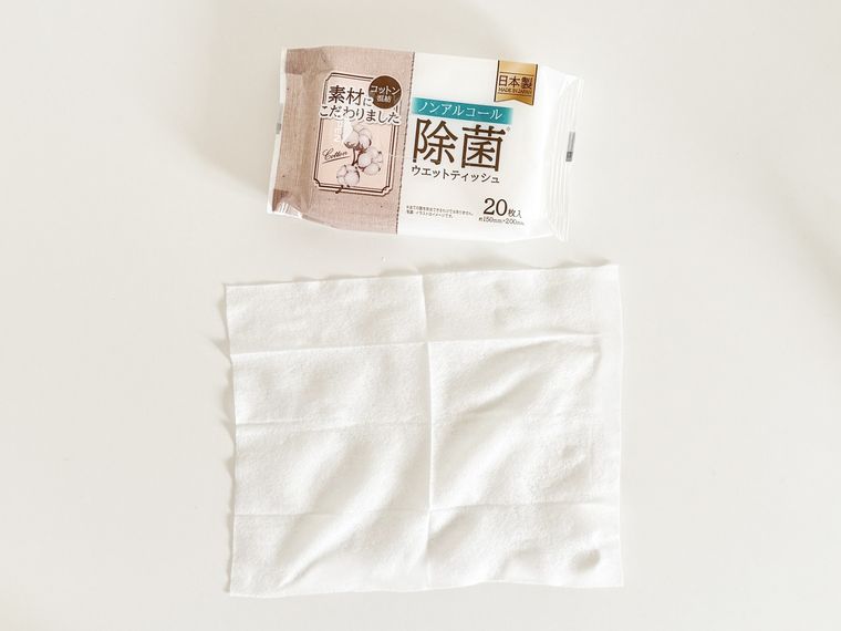 セリアノンアルコール 除菌ウエットティッシュ 20枚 2個入りのパッケージと中身