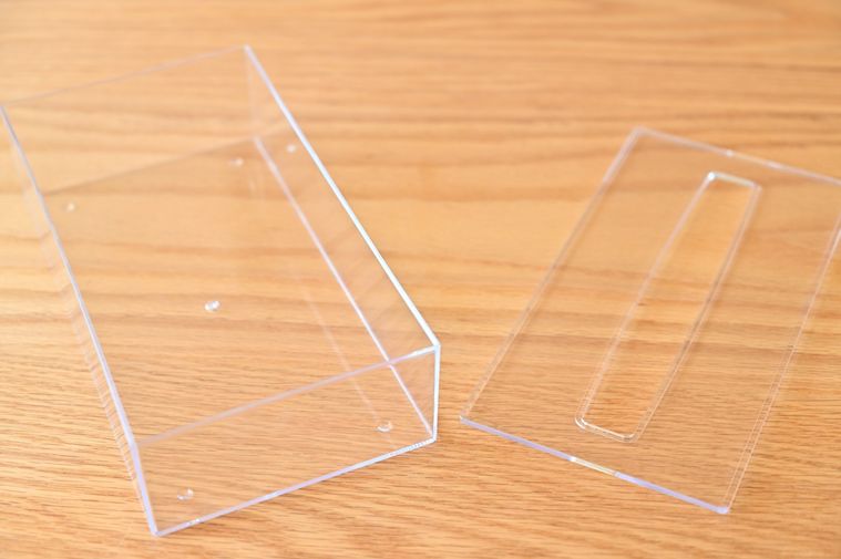 クリアティッシュケースの本体とふた