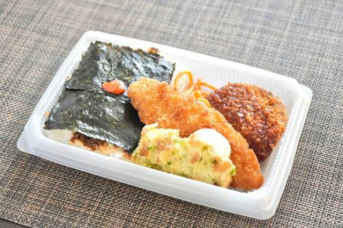 セブンイレブンの王道弁当「のり弁」。のり弁には珍しいあのおかずを発見！