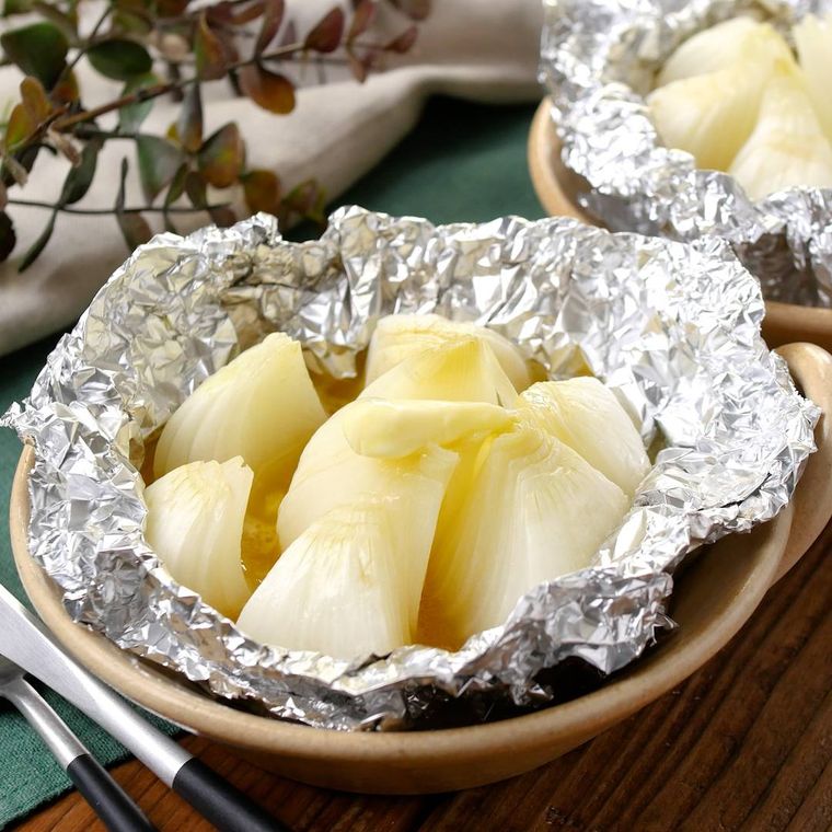 新玉ねぎの丸ごとホイル焼き