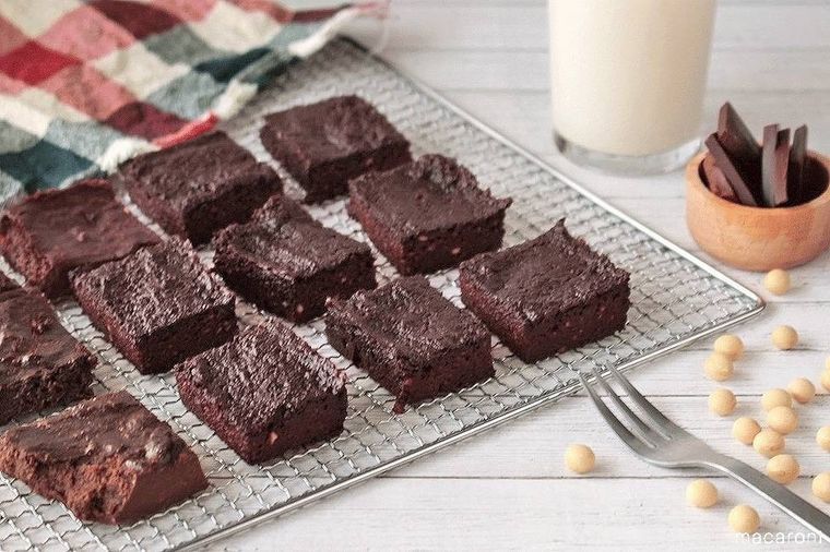 網に並んだブラウニー