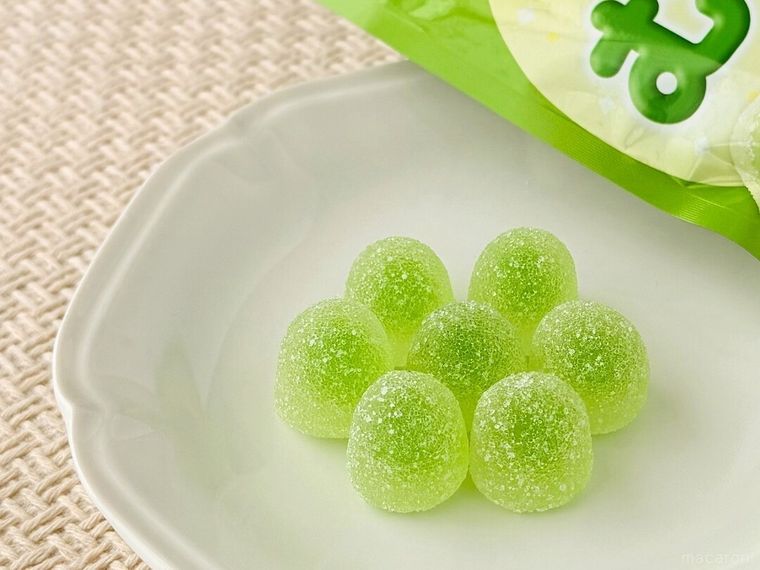 「むっち実グミ 青りんご味」とパッケージ