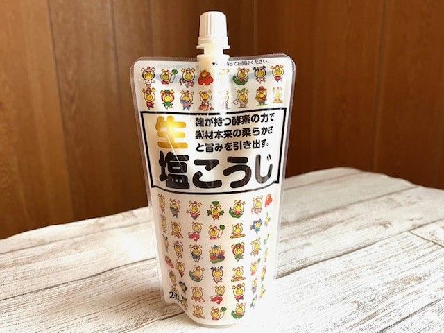 ロピアのかわいいキャラクターがデザインされた塩こうじ