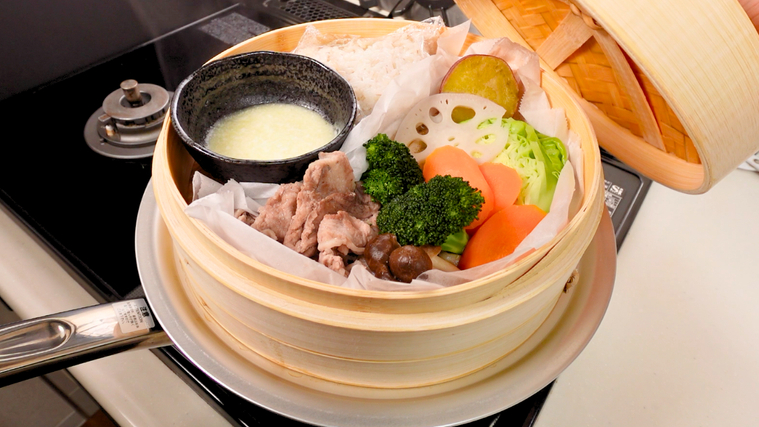 せいろに入ったワンプレートごはん