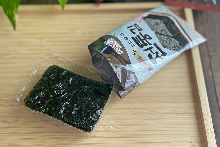 パッケージを開封した業務スーパーの韓国のり