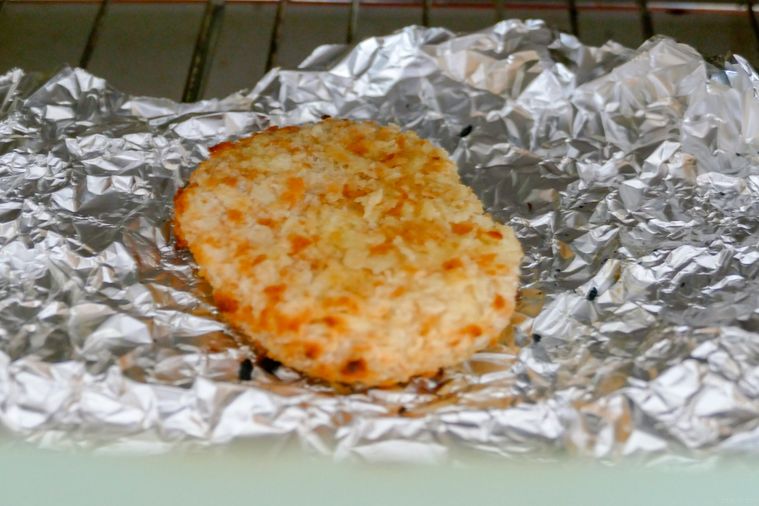 コロッケをトースターで焼く様子