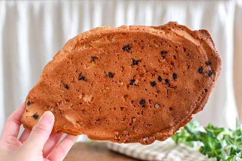 成城石井に韓国トレンドスイーツ薄焼きクロッキーが発売。バイヤーが食べ歩いて作り出した味とは