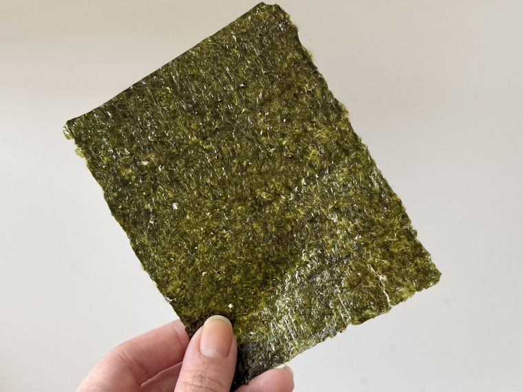 ダイソー穴あけ海苔パンチで穴を開けたのり