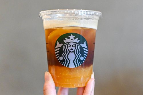 スタバチラックスソーダのレモンコーヒー風カスタム。あまりのおいしさに感動した
