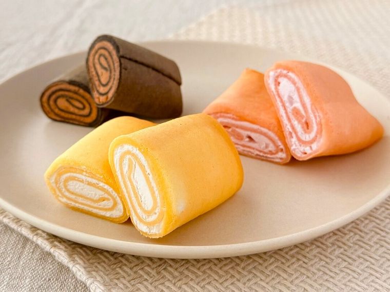 3種のミルクレープロールの断面