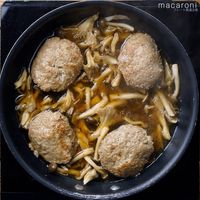 【作り方】きのこの和風煮込みハンバーグ