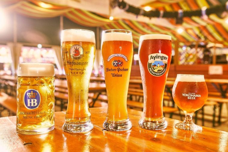 2.ドイツビール・料理・楽団演奏