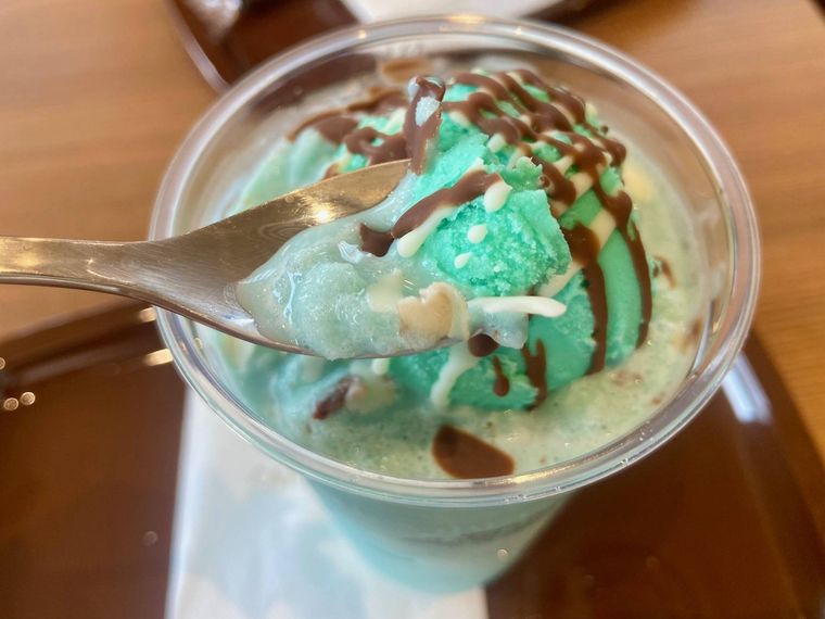 カフェ・ド・クリエ ソルベージュぱりぱりチョコミント2つのチョコレート