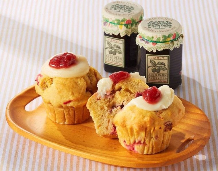 5. 手焼きマフィン 苺ルバーブハスカップジャム