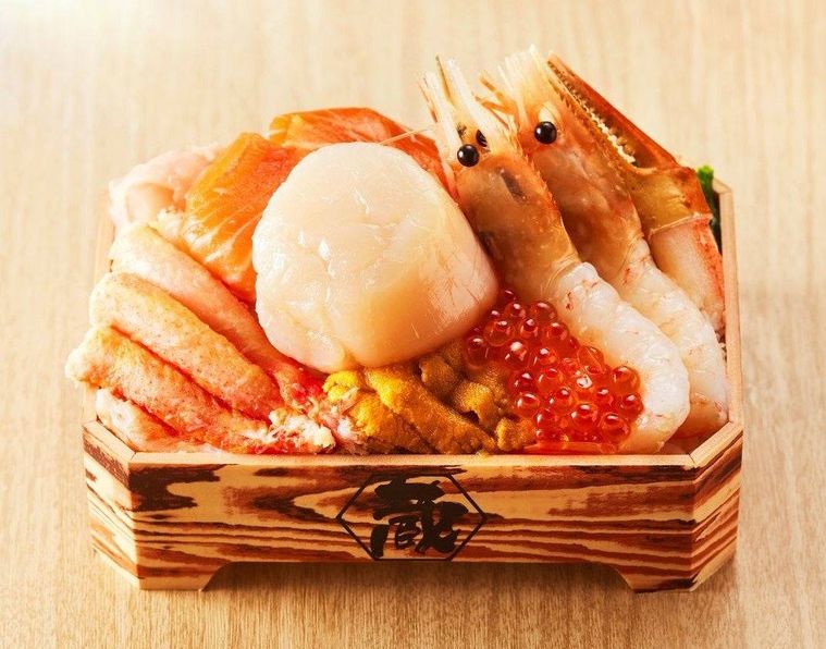 5. 特大ホタテとボタンエビの贅沢海鮮弁当