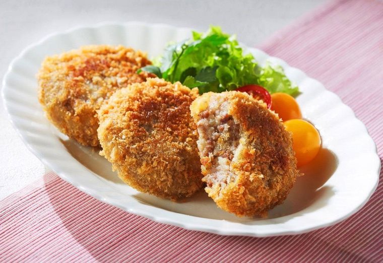 2. 豊西牛と越冬じゃがいものコロッケ