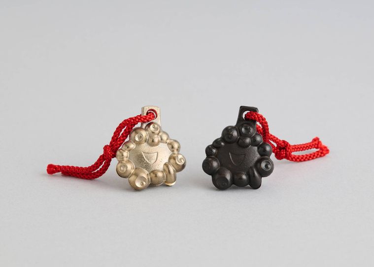 小田原鋳物のミャクミャク鈴